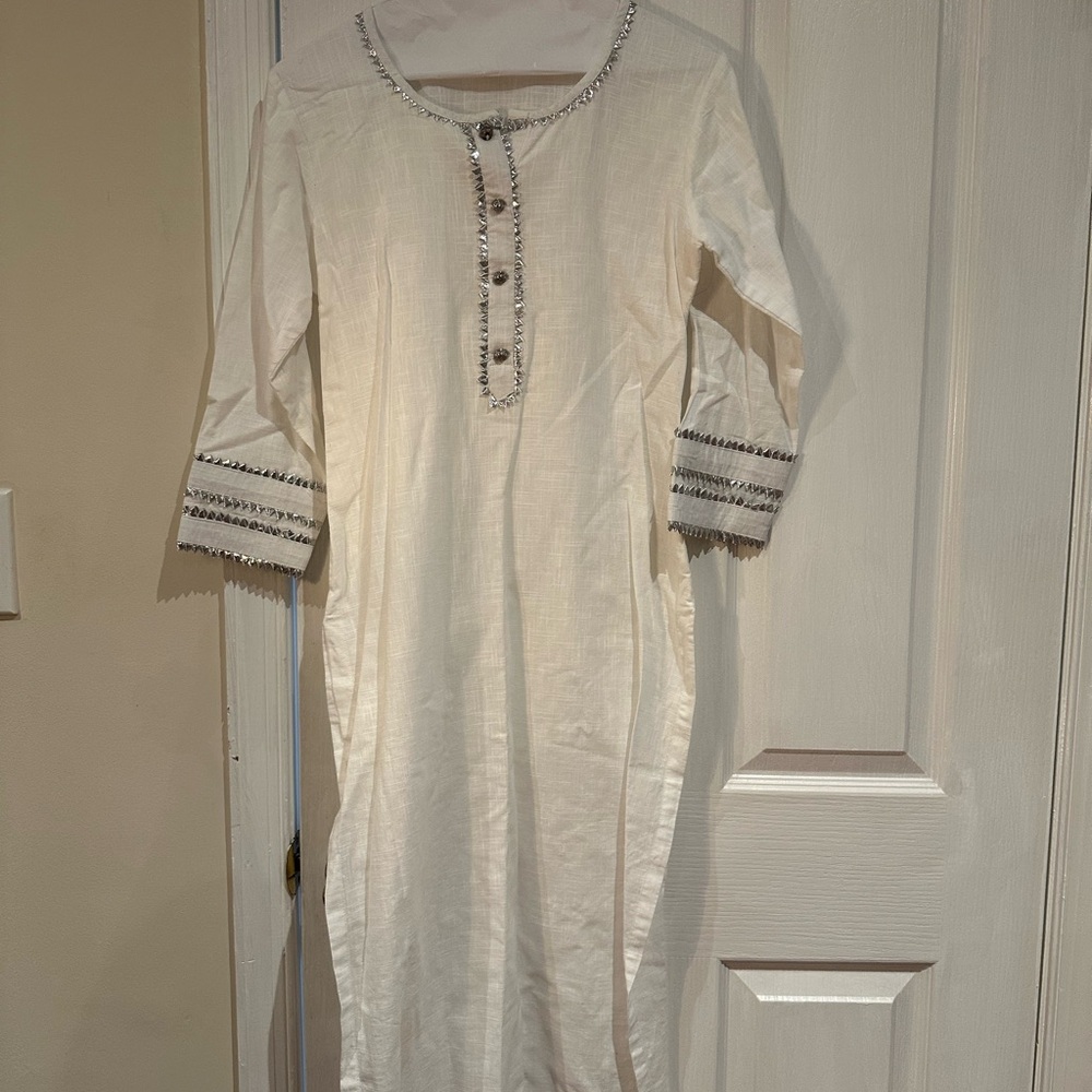 Elegant White Embellished Kirti - donated - Picture 1 of 1